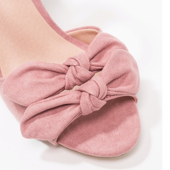 NIB Blush Pink Double Bows Block Heel Sandal - Picture 2 of 4